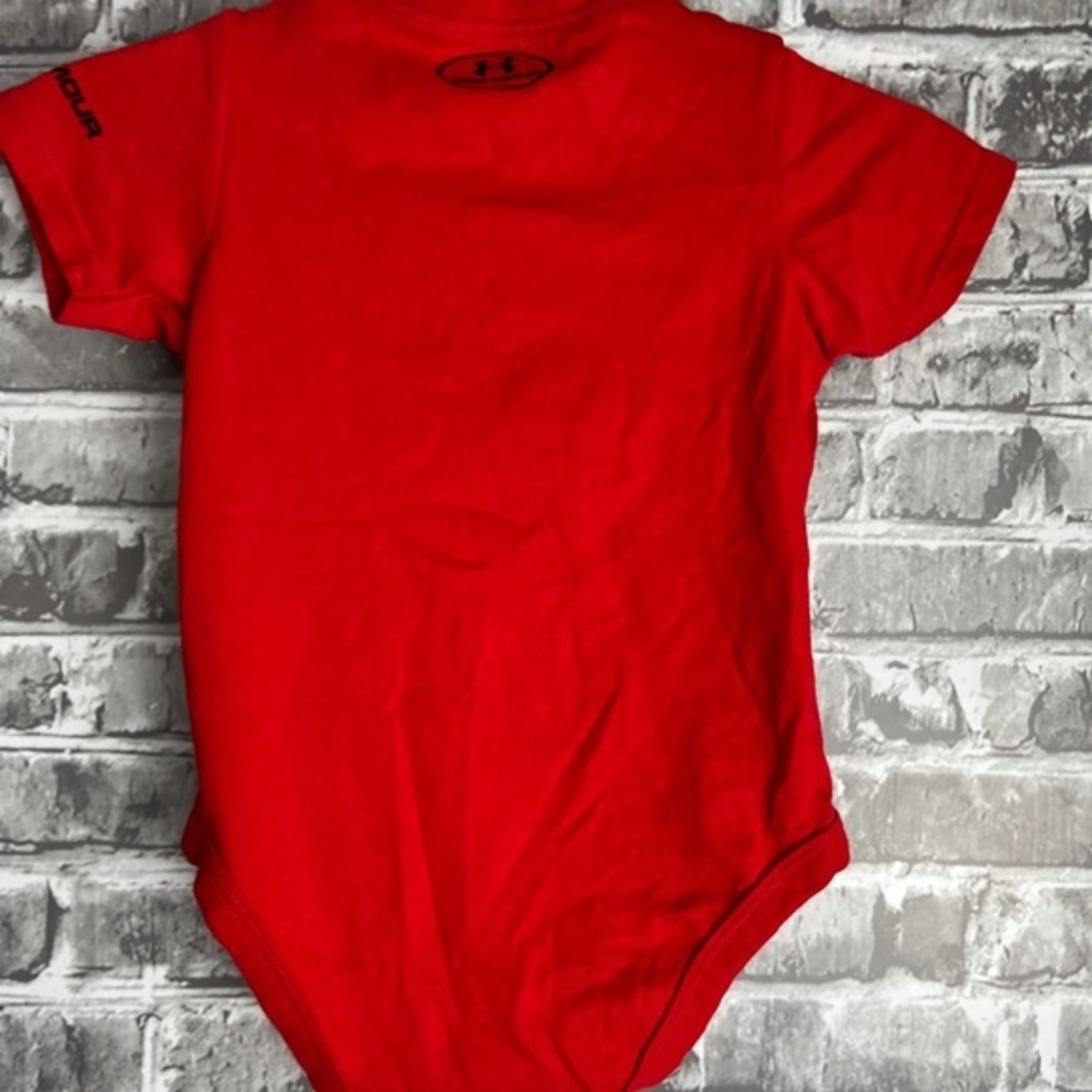 Under Armour‎ - Picture 7 of 7